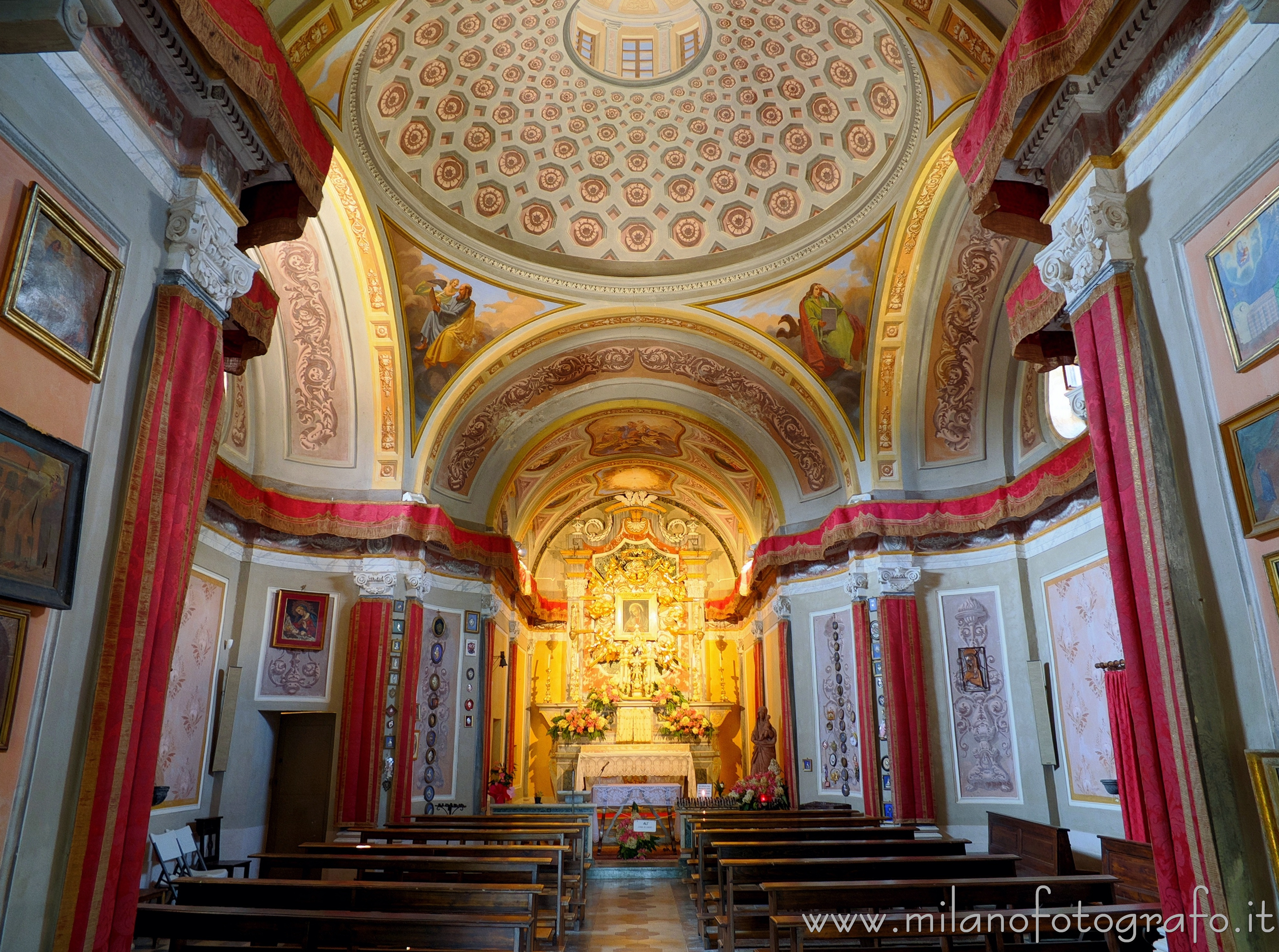 Graglia (Biella) - Interno del Santuario della Madonna della Neve di Campra